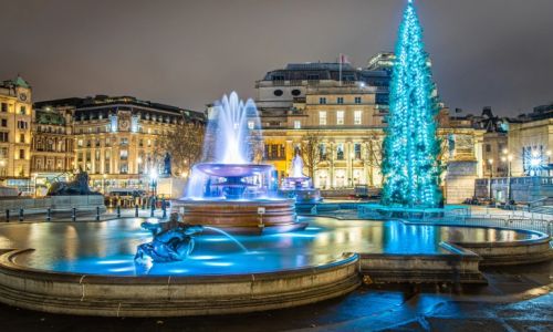 Christmas Eve Tour in London: Dinner & Midnight Mass