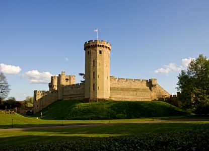 Sightseeing during the Day Trip to Oxford, Stratford-upon-Avon & Warwick Castle on Boxing Day, a day trip from London