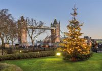 Autobús turístico de Londres circulando el día de Navidad