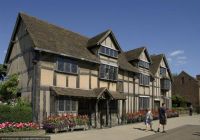 Guests taking part in the Day Trip to Oxford, Stratford-upon-Avon & Warwick Castle on Boxing Day
