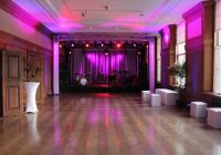 Événement exclusif aux Riverside Rooms avec canapés