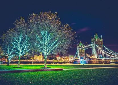 La City de Londres illuminée la nuit
