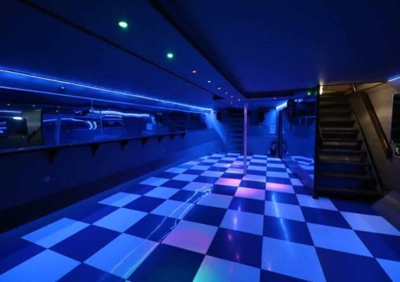 Indoor dance floor on the Avontuur for New Year’s Eve