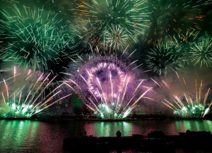 Vue des feux d’artifice du London Eye depuis County Hall