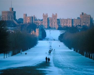 Salisbury, Stonehenge, Bath and Windsor with Traditional Christmas Lunch