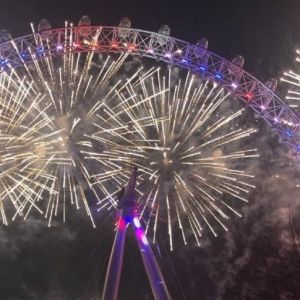 Feux d’artifice du Nouvel An à Londres – County Hall
